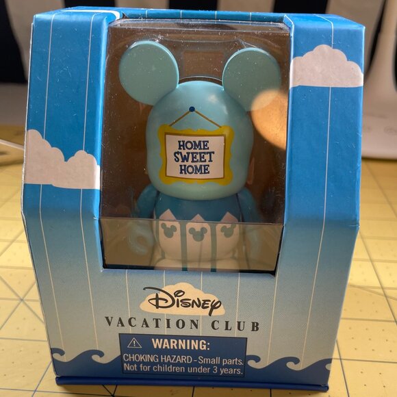 Disney Vinylmation DISNEY VACATION CLUB member EXCLUSIVE 3 inch Home Sweet Home - Picture 1 of 14